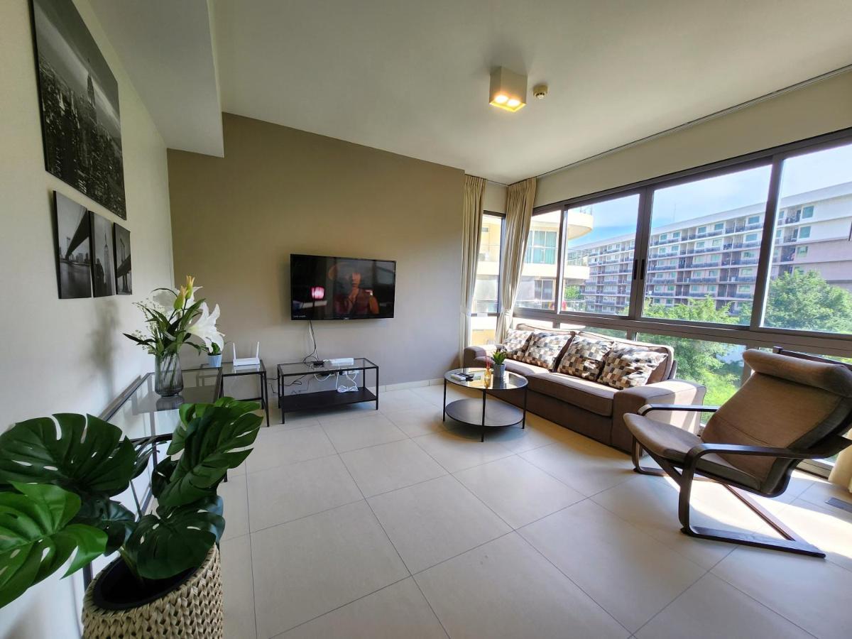 Unixx Oasis : Grandeur 2Br Suite Pattaya ภายนอก รูปภาพ
